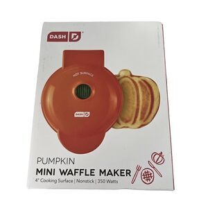 DASH Mini waffle Maker NWT